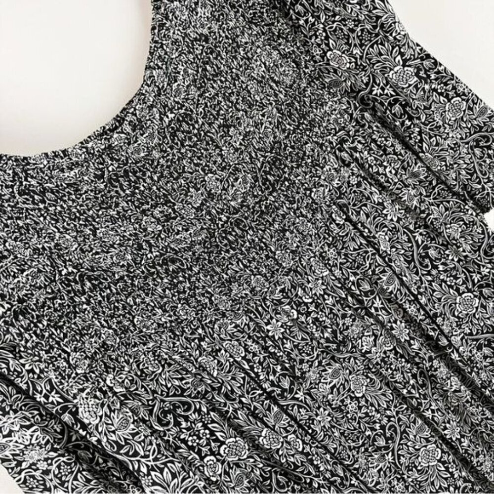 Torrid‎ Off Shoulder Black & White Floral Smocked Dress 3X Whimsigoth Skater - Picture 6 of 6